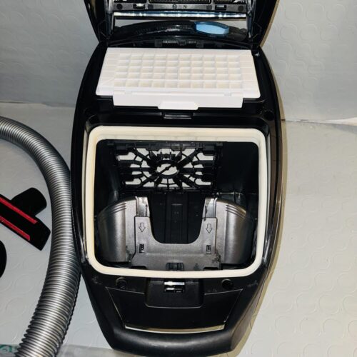 Aspiradora Siemens VS06A111 600W con bolsa